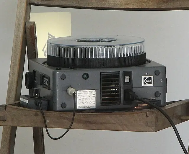 Kodak Carousel slide projector Outdated Technology That People Are Still Secretly Nostalgic For